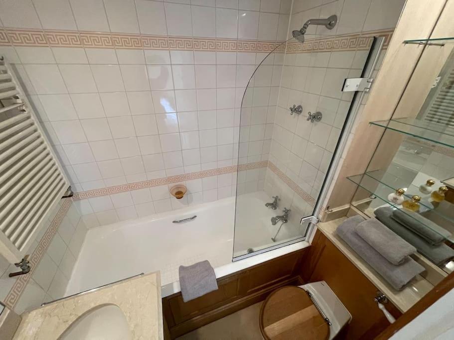 Circus Mews Townhouse:2 Beds:2 En-Suite Baths:Parking:City Centre:Quiet Area Exteriér fotografie